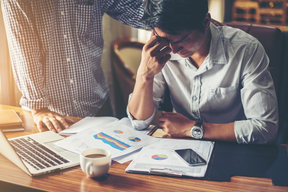 Errores Finanzas Personales: 7 Fallos que Destruyen tu Bolsillo 2 errores financieros